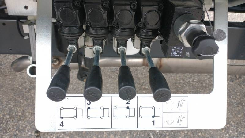 Vazdušna platforma montirana na kamion novi Iveco Daily Oil&Steel Snake 2010 Plus - 20 m - 250 kg: slika 11 Vazdušna platforma montirana na kamion novi Iveco Daily Oil&Steel Snake 2010 Plus - 20 m - 250 kg: slika 11