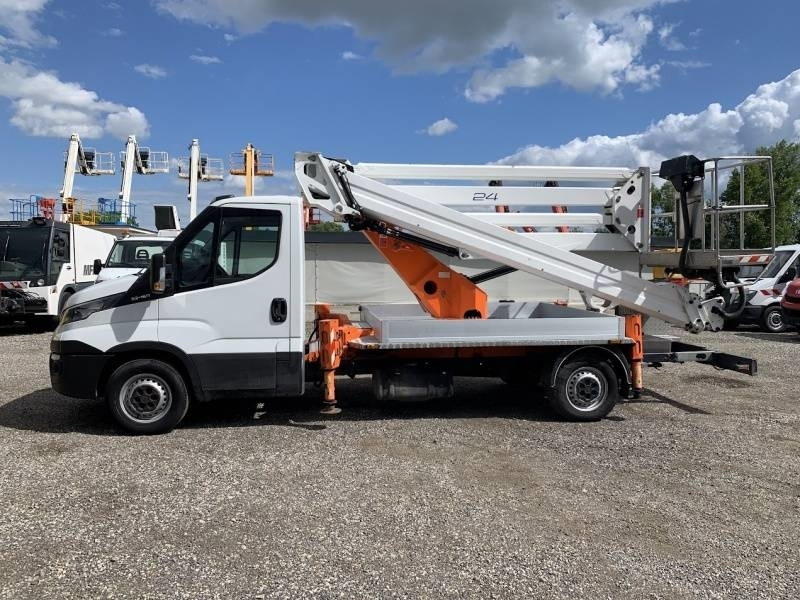 Iveco Daily Oil&Steel Snake 2413 Plus - 23,5m, 250kg - Vazdušna platforma montirana na kamion: slika 5 Iveco Daily Oil&Steel Snake 2413 Plus - 23,5m, 250kg - Vazdušna platforma montirana na kamion: slika 5