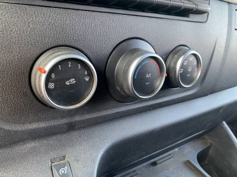 Renault Master Versalift ETL-32-125 - 12,5 m - 120kg Renault Master Versalift ETL-32-125 - 12,5 m - 120kg: slika 12 Renault Master Versalift ETL-32-125 - 12,5 m - 120kg Renault Master Versalift ETL-32-125 - 12,5 m - 120kg: slika 12