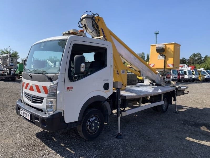 Renault Maxity Multitel MT202DS - 20m - 200 kg - Vazdušna platforma montirana na kamion: slika 2 Renault Maxity Multitel MT202DS - 20m - 200 kg - Vazdušna platforma montirana na kamion: slika 2