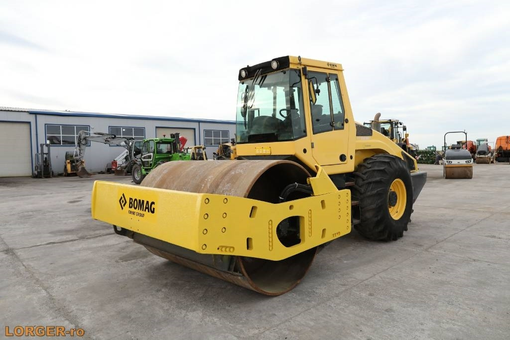 Bomag BW 216 D H-4 - Kompaktor: slika 1 Bomag BW 216 D H-4 - Kompaktor: slika 1