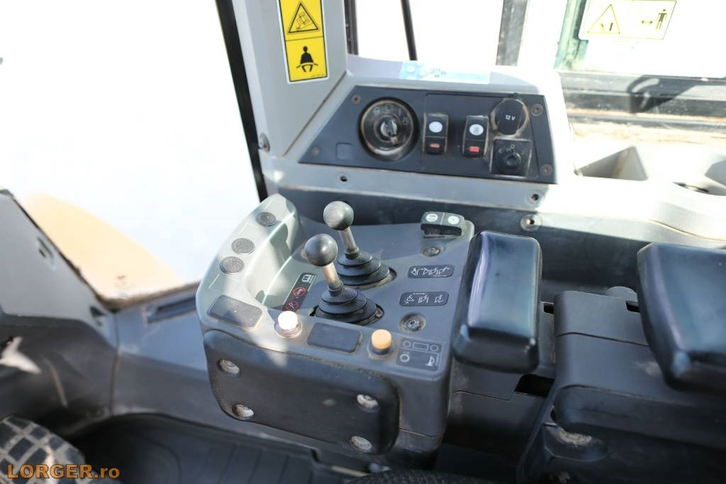 Utovarivač točkaš CAT 966 K: slika 10