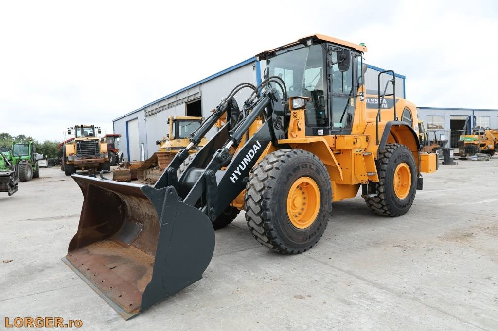Hyundai HL 955 A - Utovarivač točkaš: slika 1 Hyundai HL 955 A - Utovarivač točkaš: slika 1