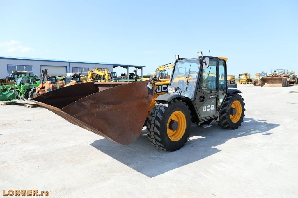 JCB 527-58 Agri - Teleskopski upravljač: slika 1 JCB 527-58 Agri - Teleskopski upravljač: slika 1