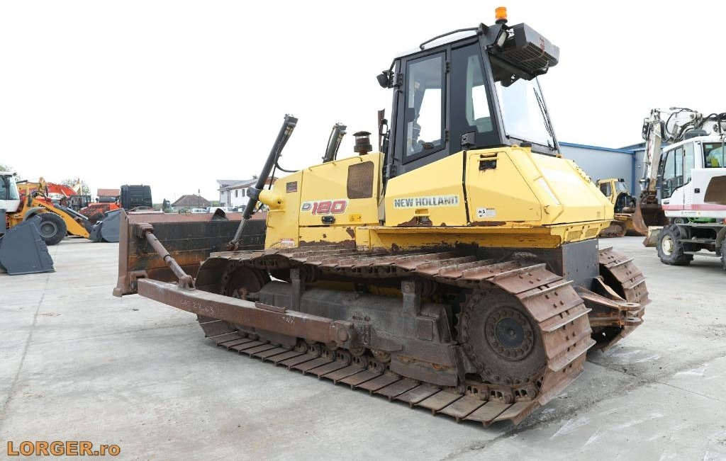 New Holland D 180 - Buldožer: slika 3 New Holland D 180 - Buldožer: slika 3