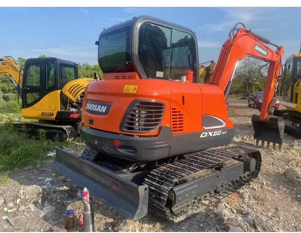 2023 Doosan DX60-9C - Bager guseničar: slika 2 2023 Doosan DX60-9C - Bager guseničar: slika 2