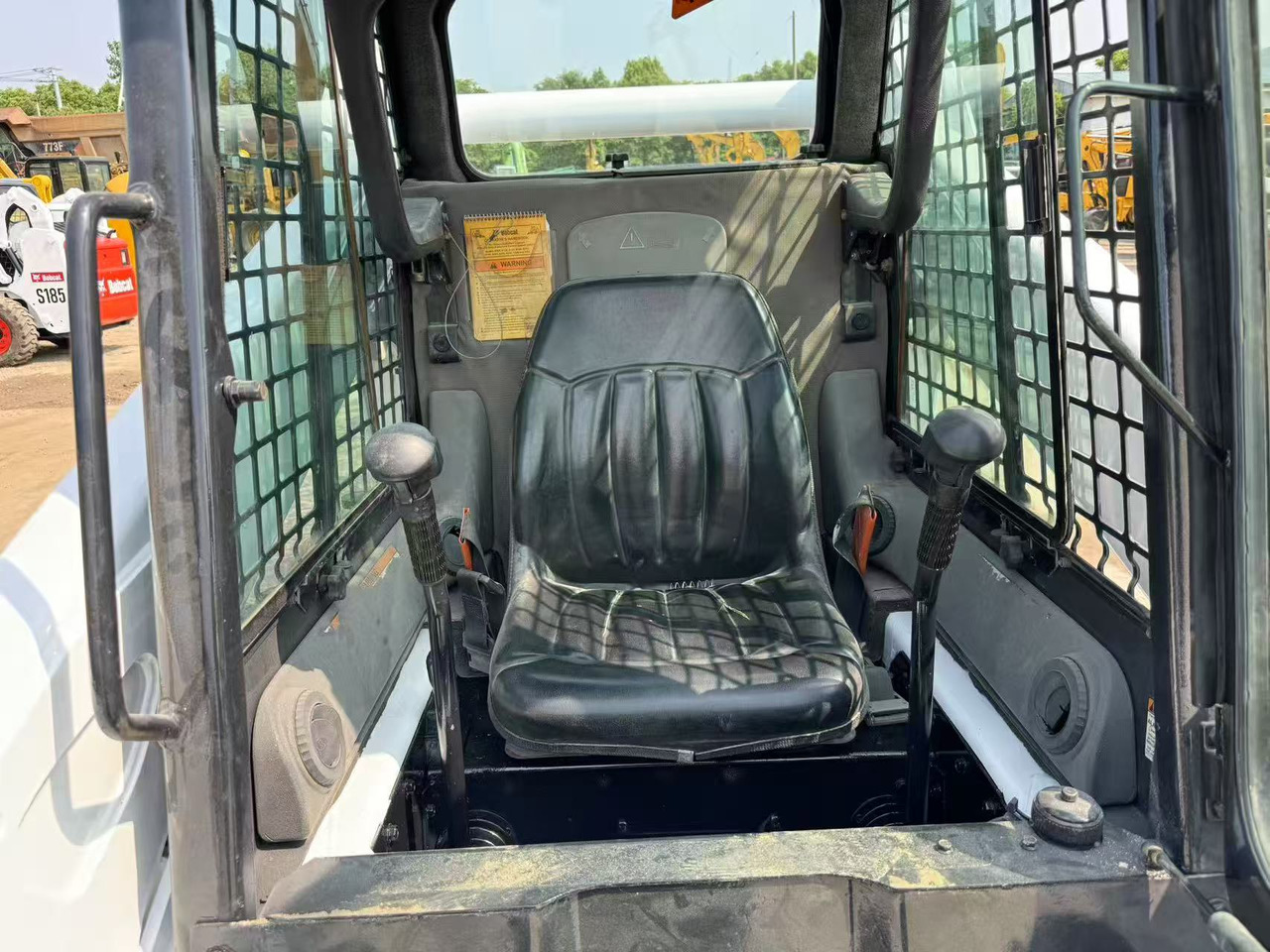 BOBCAT - Mini utovarivač: slika 4 BOBCAT - Mini utovarivač: slika 4