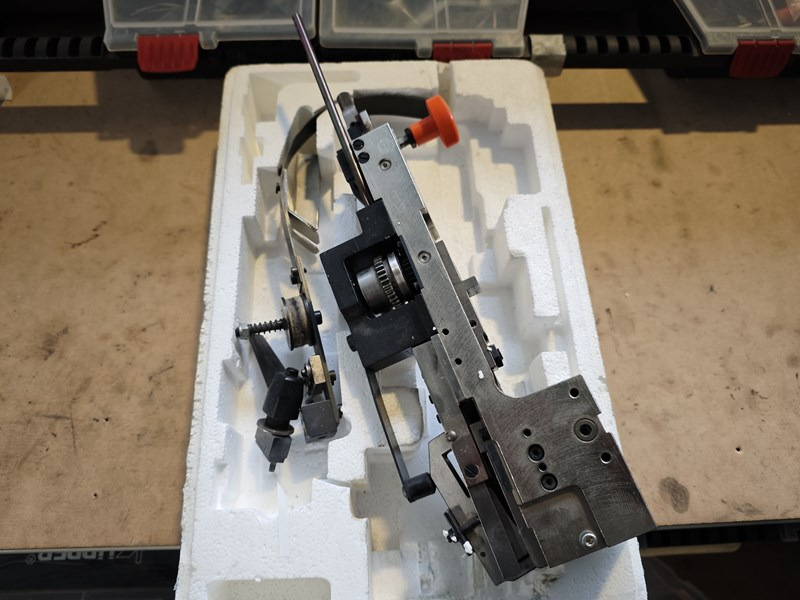 Hohner stitching head 52/8 - Štamparska mašina: slika 1 Hohner stitching head 52/8 - Štamparska mašina: slika 1