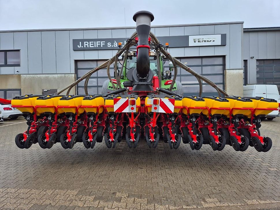 J.Reiff Sarl
Herr Stefan Neukirch - 77 Z.I in den - Mašina za preciznu setvu: slika 1 J.Reiff Sarl
Herr Stefan Neukirch - 77 Z.I in den - Mašina za preciznu setvu: slika 1