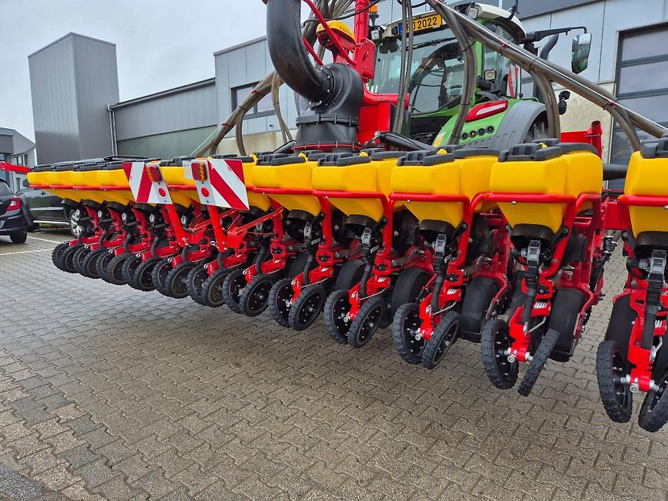 J.Reiff Sarl
Herr Stefan Neukirch - 77 Z.I in den - Mašina za preciznu setvu: slika 4 J.Reiff Sarl
Herr Stefan Neukirch - 77 Z.I in den - Mašina za preciznu setvu: slika 4