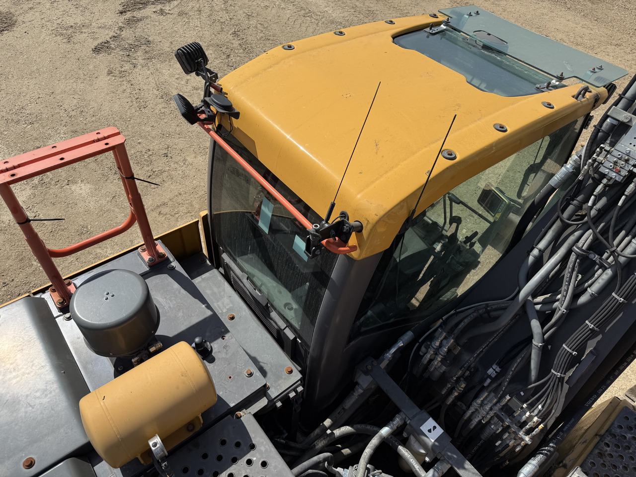 Bager guseničar Volvo EC 220 EL: slika 27