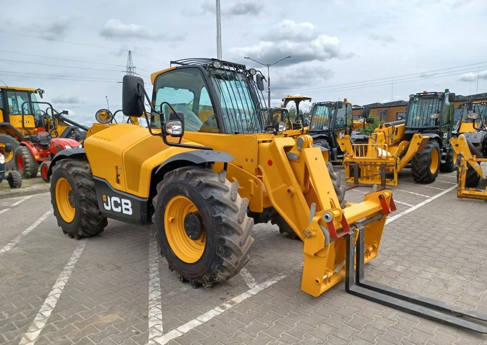 JCB 531-70 - Teleskopski upravljač: slika 2 JCB 531-70 - Teleskopski upravljač: slika 2
