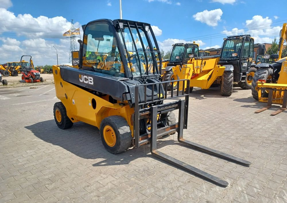 JCB TLT 35-26D - Teleskopski upravljač, Viljuškar: slika 2 JCB TLT 35-26D - Teleskopski upravljač, Viljuškar: slika 2
