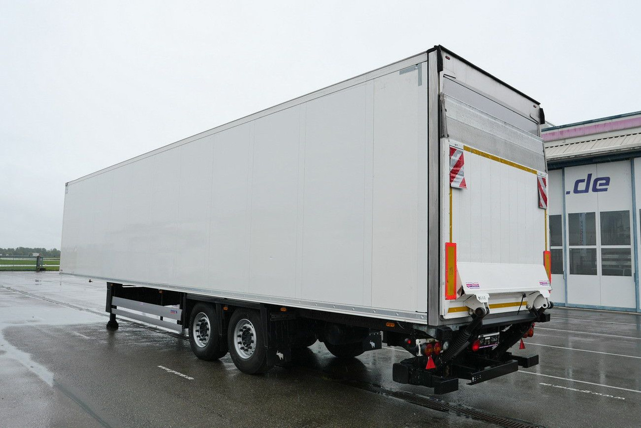 Schmitz Cargobull SKO 18 /LBW BÄR 2500 kg / CARRIER 1550 / LIFT - Poluprikolica sa zatvorenim sandukom: slika 1 Schmitz Cargobull SKO 18 /LBW BÄR 2500 kg / CARRIER 1550 / LIFT - Poluprikolica sa zatvorenim sandukom: slika 1