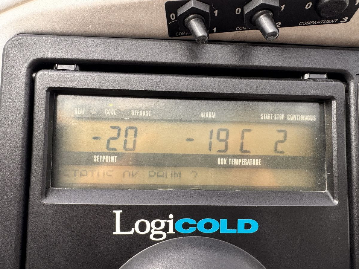 Schmitz Cargobull SKO 24/ BI TEMP CARRIER VEC 1950 MT /DS/LBW !!!! - Poluprikolica sa zatvorenim sandukom: slika 5 Schmitz Cargobull SKO 24/ BI TEMP CARRIER VEC 1950 MT /DS/LBW !!!! - Poluprikolica sa zatvorenim sandukom: slika 5