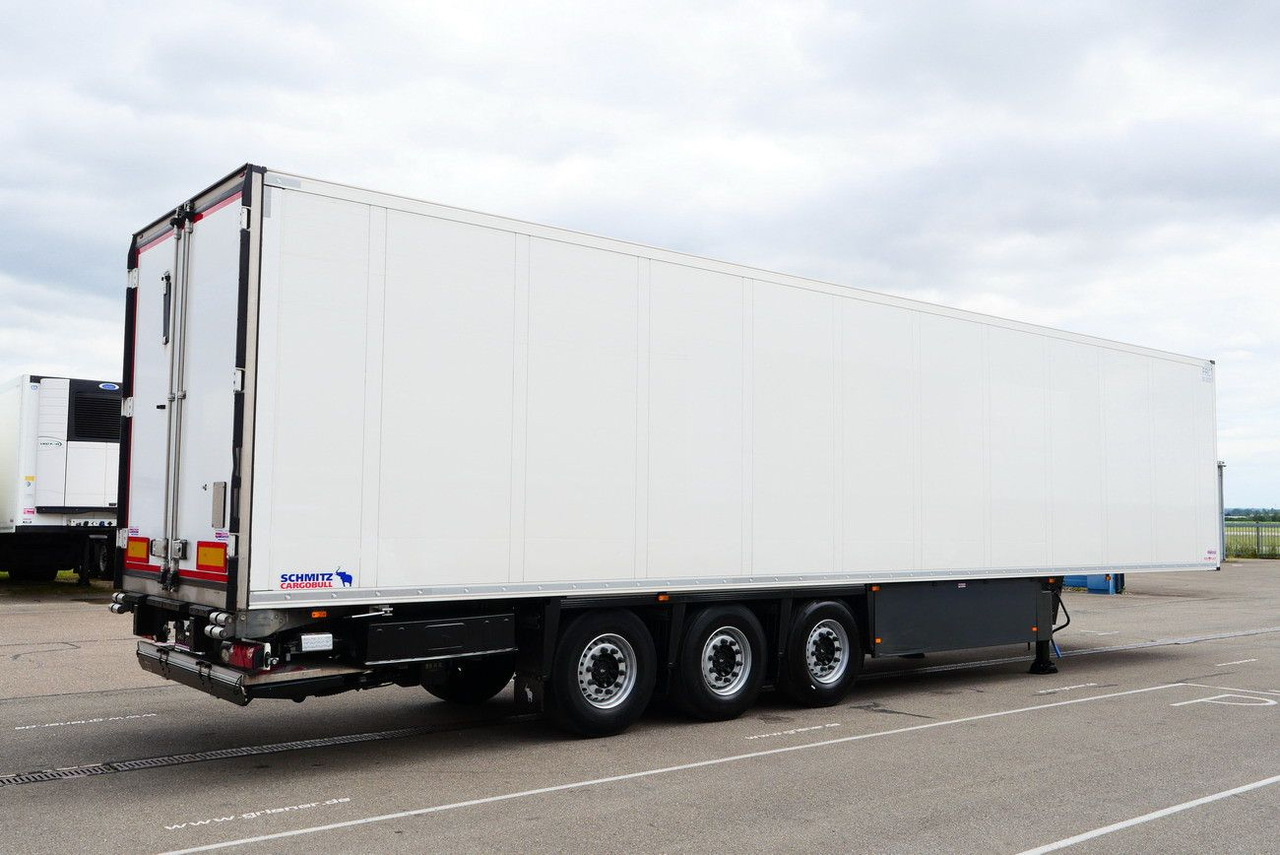 Schmitz Cargobull SKO 24/ LBW 2000 kg /BLUMEN FP 45 / TK TKM / DS - Poluprikolica sa zatvorenim sandukom: slika 2 Schmitz Cargobull SKO 24/ LBW 2000 kg /BLUMEN FP 45 / TK TKM / DS - Poluprikolica sa zatvorenim sandukom: slika 2