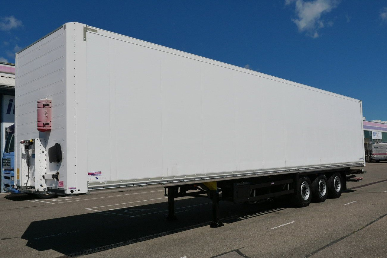 Schmitz Cargobull SKO 24/ ROLLTOR / LBW 2000 kg / TÜV NEU - Poluprikolica sa zatvorenim sandukom: slika 4 Schmitz Cargobull SKO 24/ ROLLTOR / LBW 2000 kg / TÜV NEU - Poluprikolica sa zatvorenim sandukom: slika 4