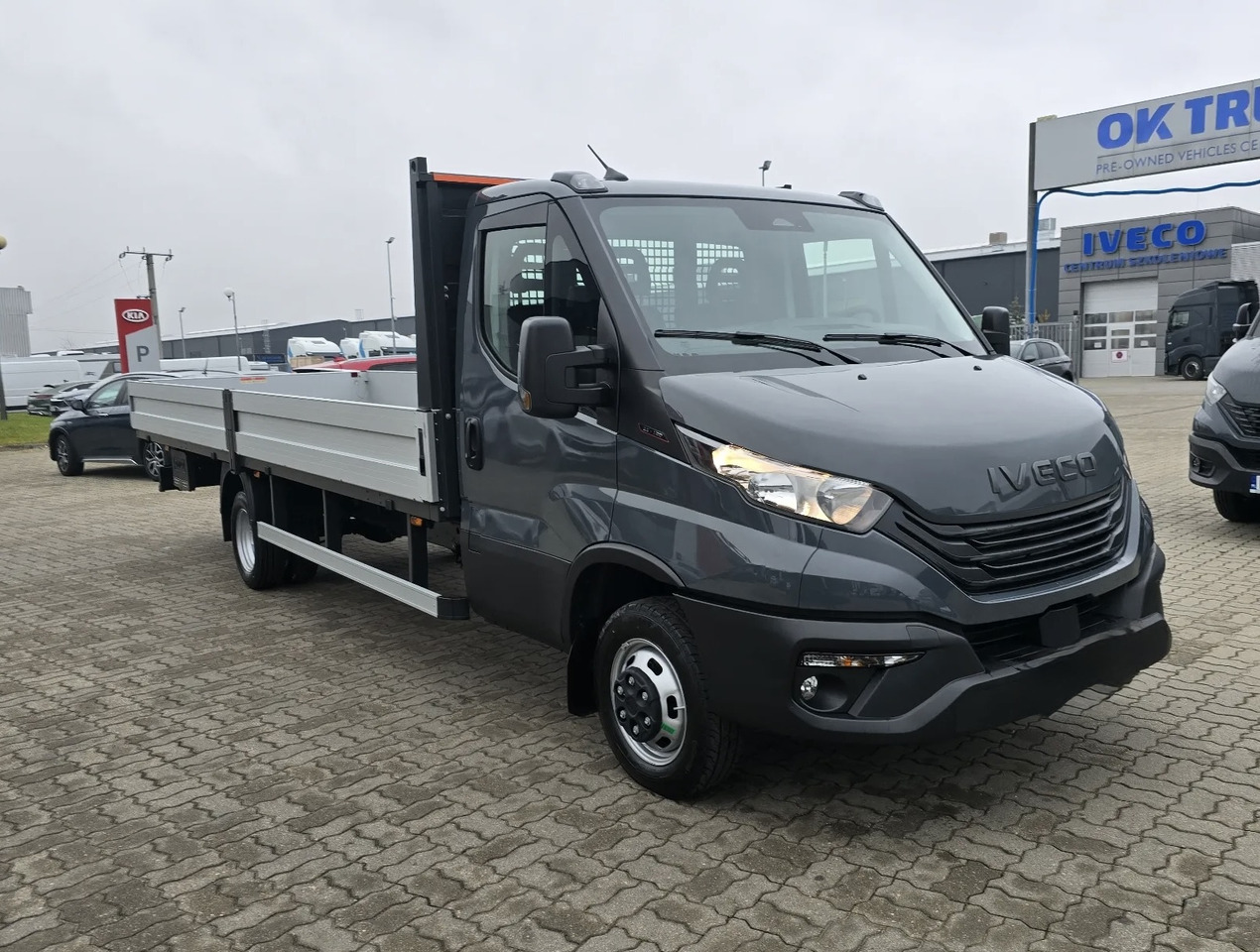 Iveco Daily 50C18 Pritsche 6.1 m - Dostavno vozilo sa otvorenom sandukom: slika 1 Iveco Daily 50C18 Pritsche 6.1 m - Dostavno vozilo sa otvorenom sandukom: slika 1