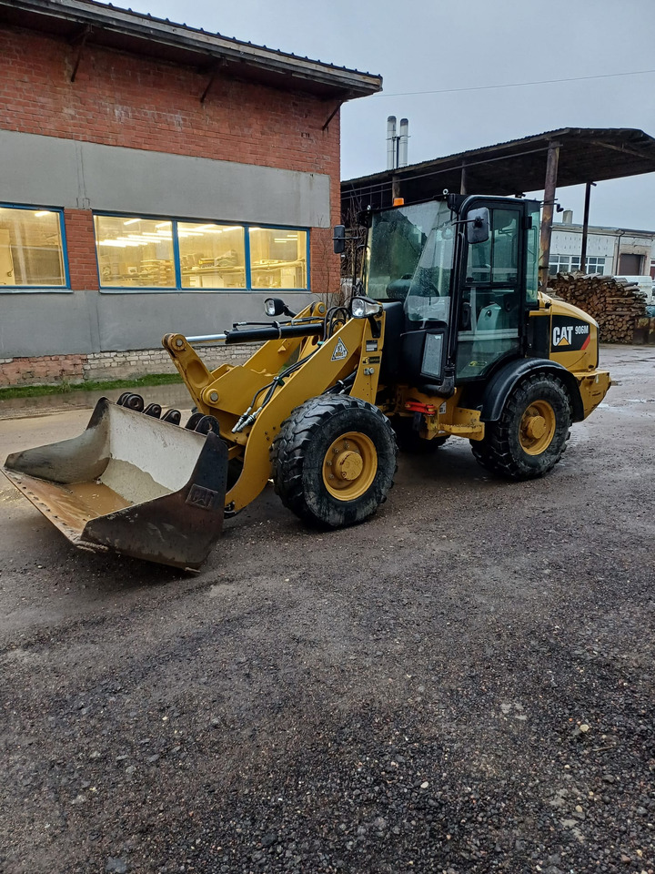 CATERPILLAR 906M - Bager utovarivač: slika 2 CATERPILLAR 906M - Bager utovarivač: slika 2
