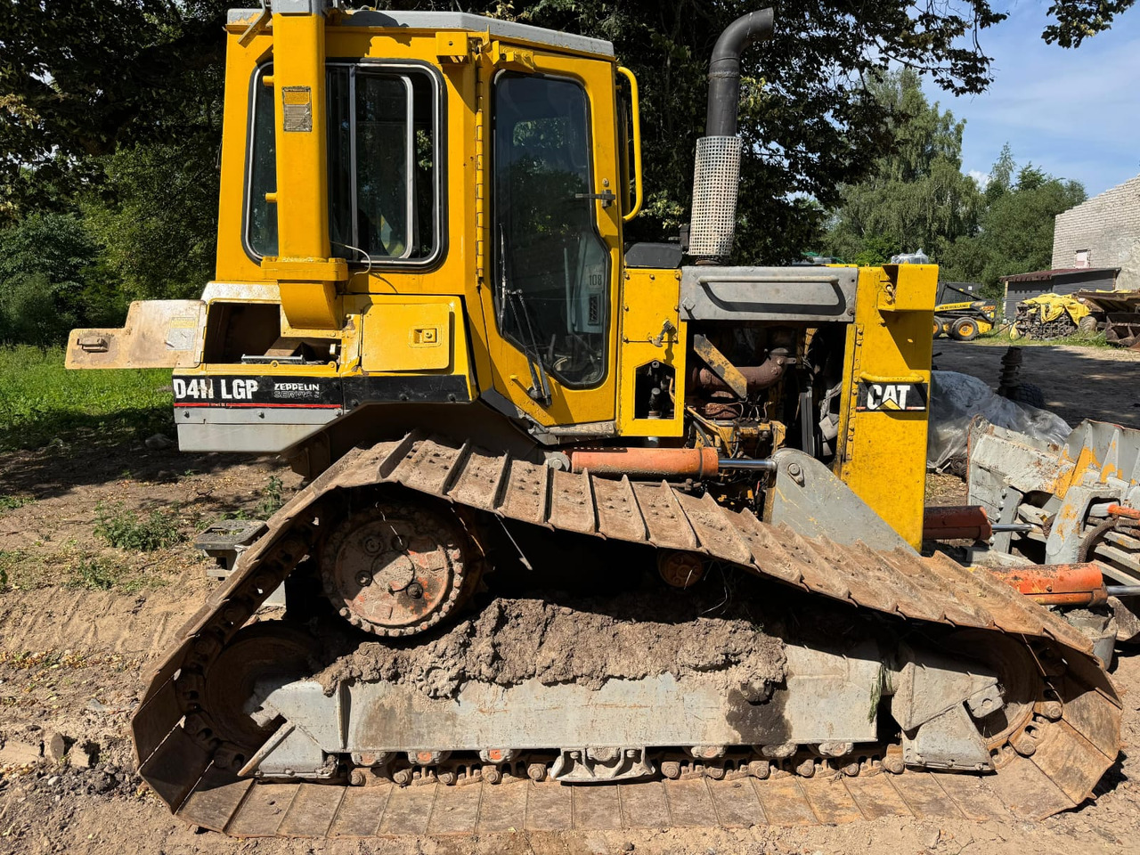 CATERPILLAR D4H LGP - Buldožer: slika 1 CATERPILLAR D4H LGP - Buldožer: slika 1