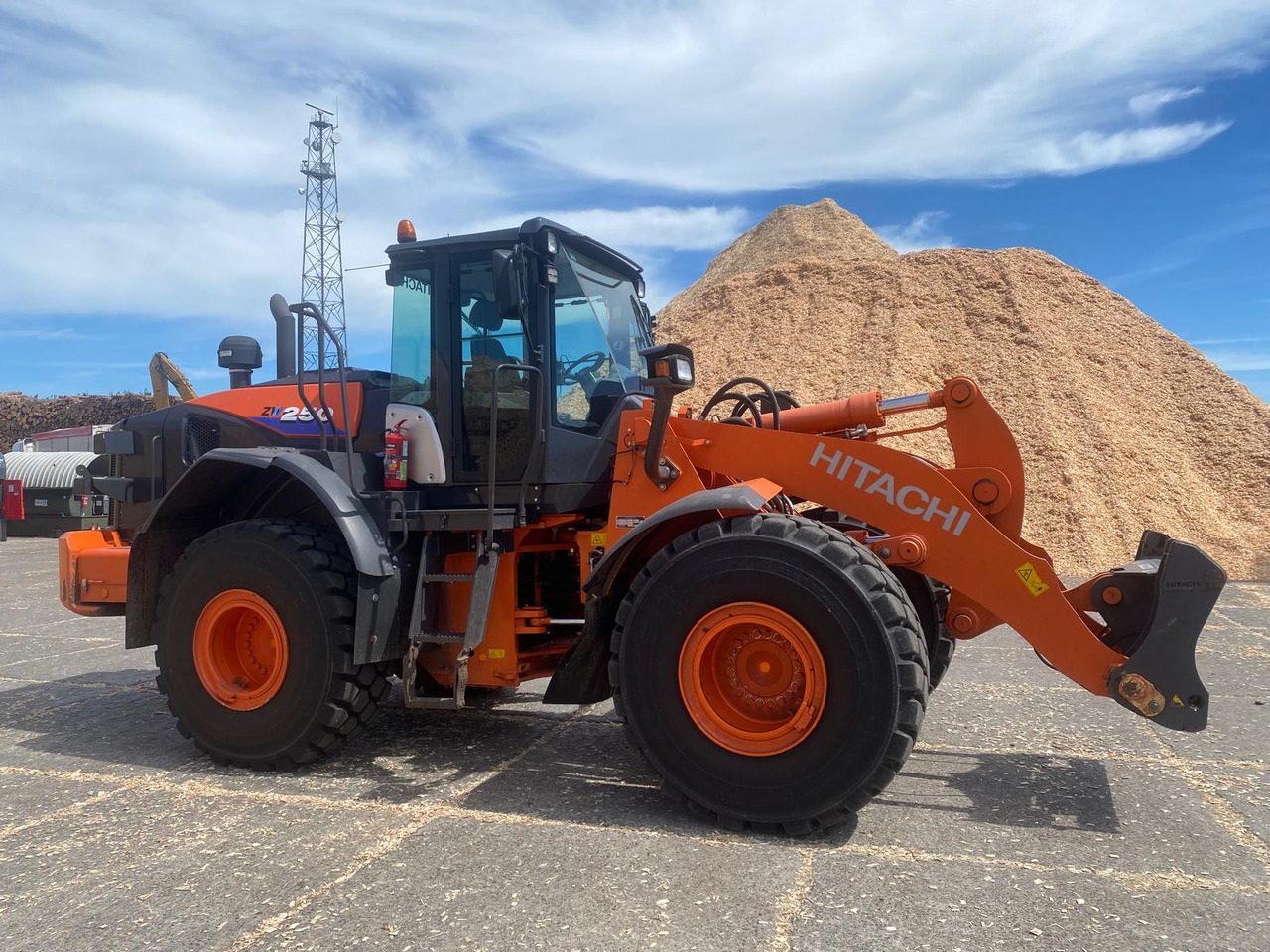 HITACHI ZW250-6 - Utovarivač točkaš: slika 2 HITACHI ZW250-6 - Utovarivač točkaš: slika 2