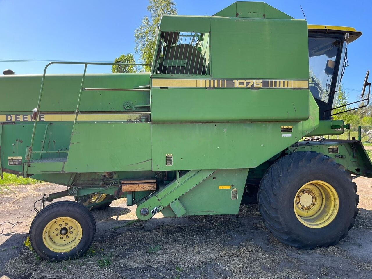 John Deere 1075 - Kombinovani kombajn: slika 2 John Deere 1075 - Kombinovani kombajn: slika 2