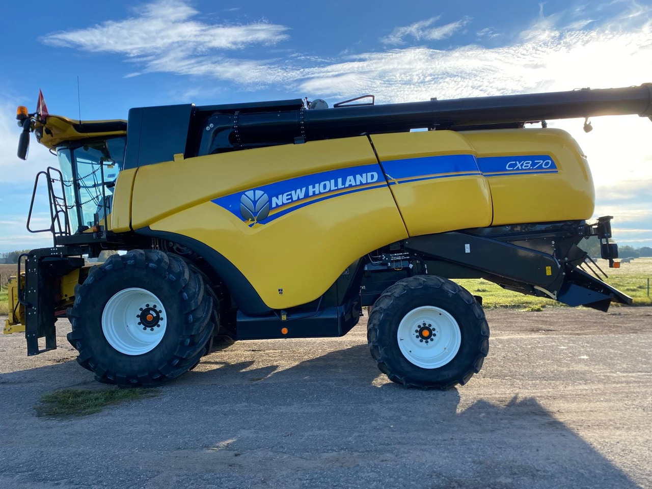 NEW HOLLAND CX8.70 - Kombajn: slika 2 NEW HOLLAND CX8.70 - Kombajn: slika 2