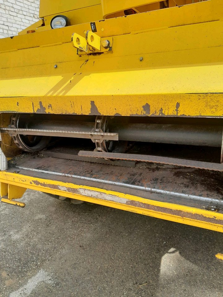 New Holland TC5070 - Kombinovani kombajn: slika 5 New Holland TC5070 - Kombinovani kombajn: slika 5