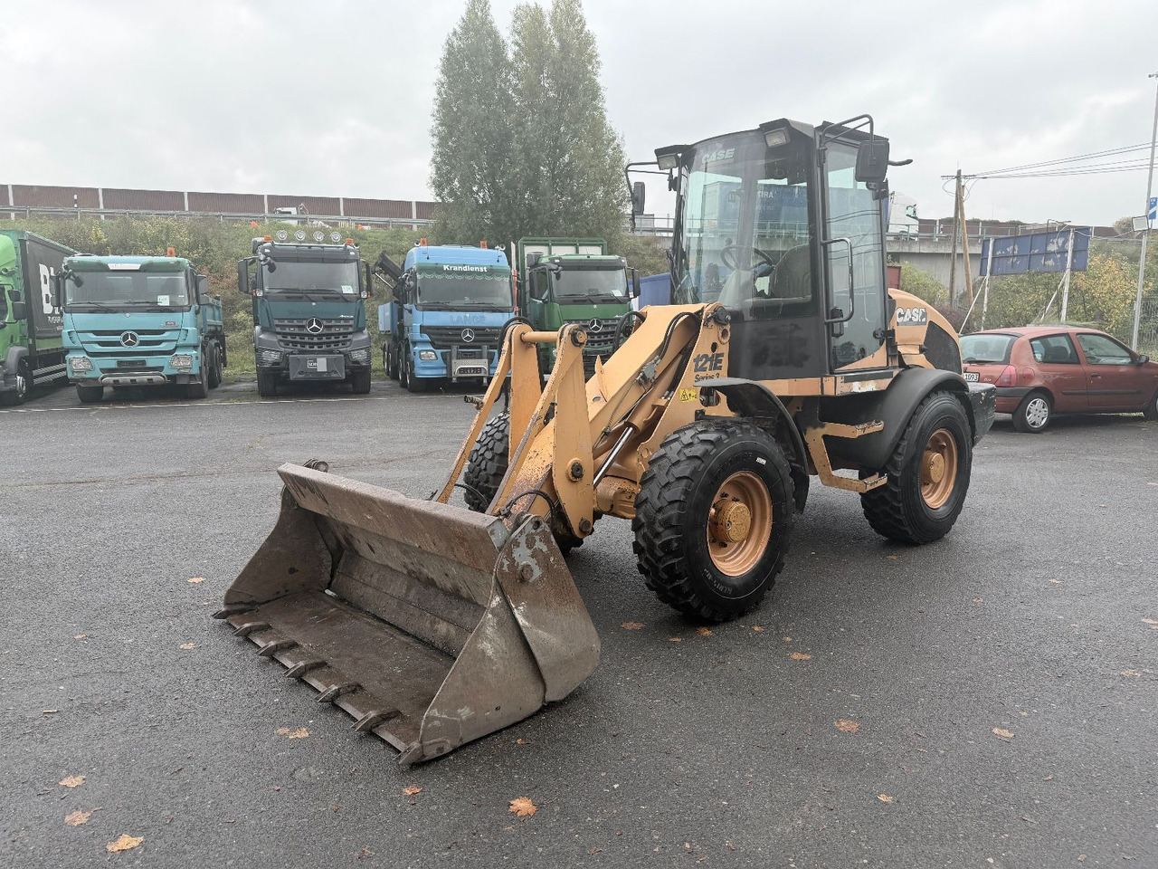 Case 121 E - Utovarivač točkaš: slika 3 Case 121 E - Utovarivač točkaš: slika 3