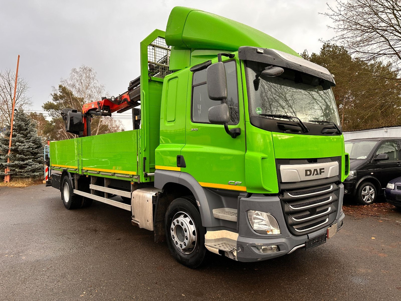 DAF CF 370 mit Kran Klima Tempomat - Kamion sa tovarnim sandukom, Kamion sa dizalicom: slika 2 DAF CF 370 mit Kran Klima Tempomat - Kamion sa tovarnim sandukom, Kamion sa dizalicom: slika 2