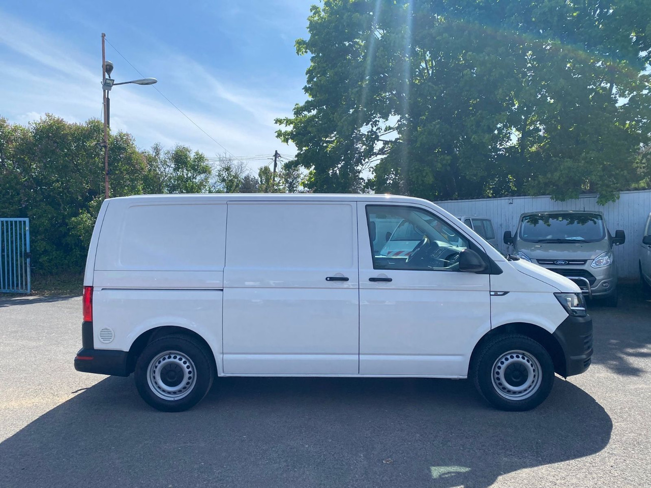 Volkswagen T6 Transporter Kasten-Kombi Kasten EcoProfi - Dostavno vozilo: slika 3 Volkswagen T6 Transporter Kasten-Kombi Kasten EcoProfi - Dostavno vozilo: slika 3