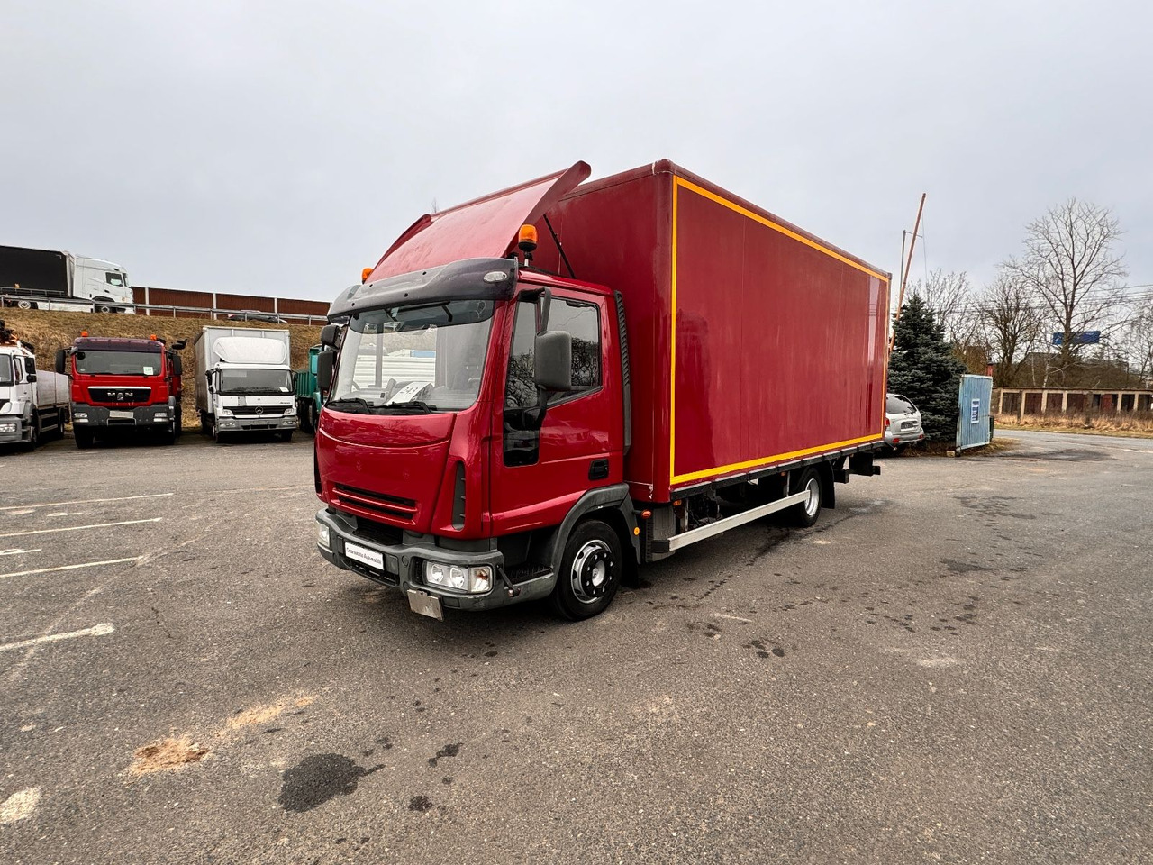 Iveco ML 80 E 21 - Kamion sa zatvorenim sandukom: slika 3 Iveco ML 80 E 21 - Kamion sa zatvorenim sandukom: slika 3