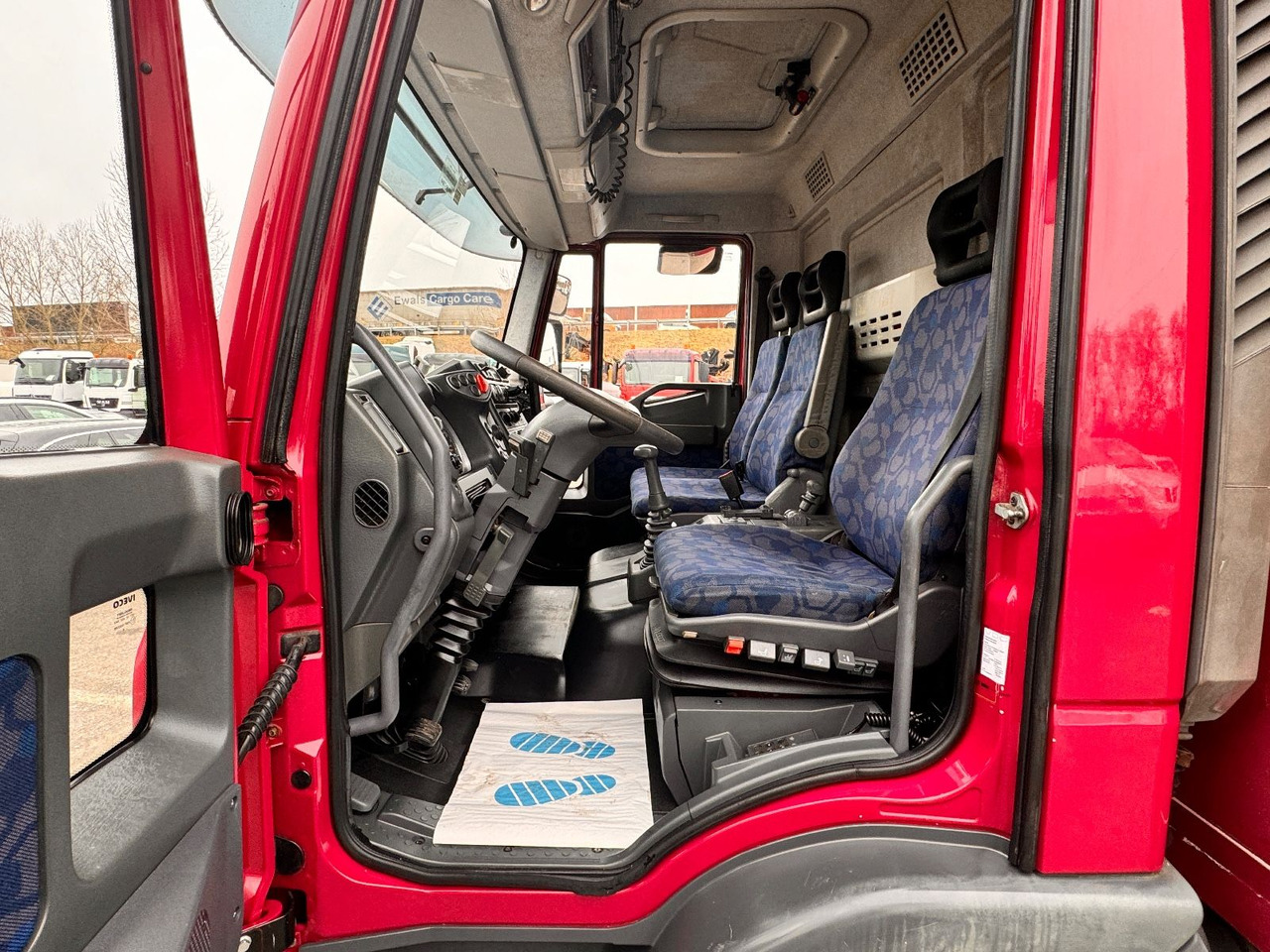 Kamion sa zatvorenim sandukom Iveco ML 80 E 21: slika 10