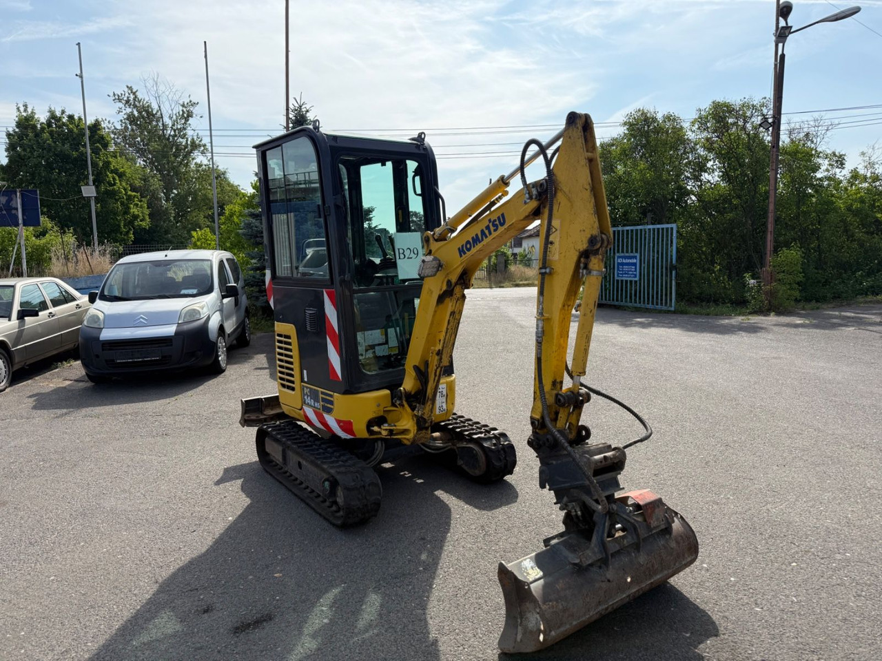 Komatsu PC 14R HS - Mini bager: slika 2 Komatsu PC 14R HS - Mini bager: slika 2
