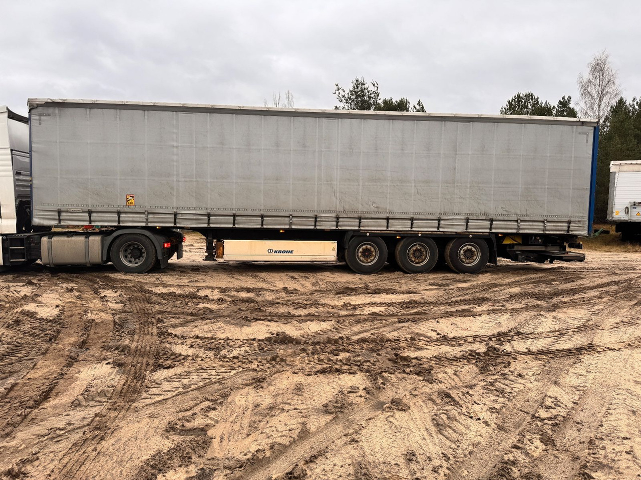 Krone SDP 27 ELB4-CS - Poluprikolica sa ceradom: slika 4 Krone SDP 27 ELB4-CS - Poluprikolica sa ceradom: slika 4