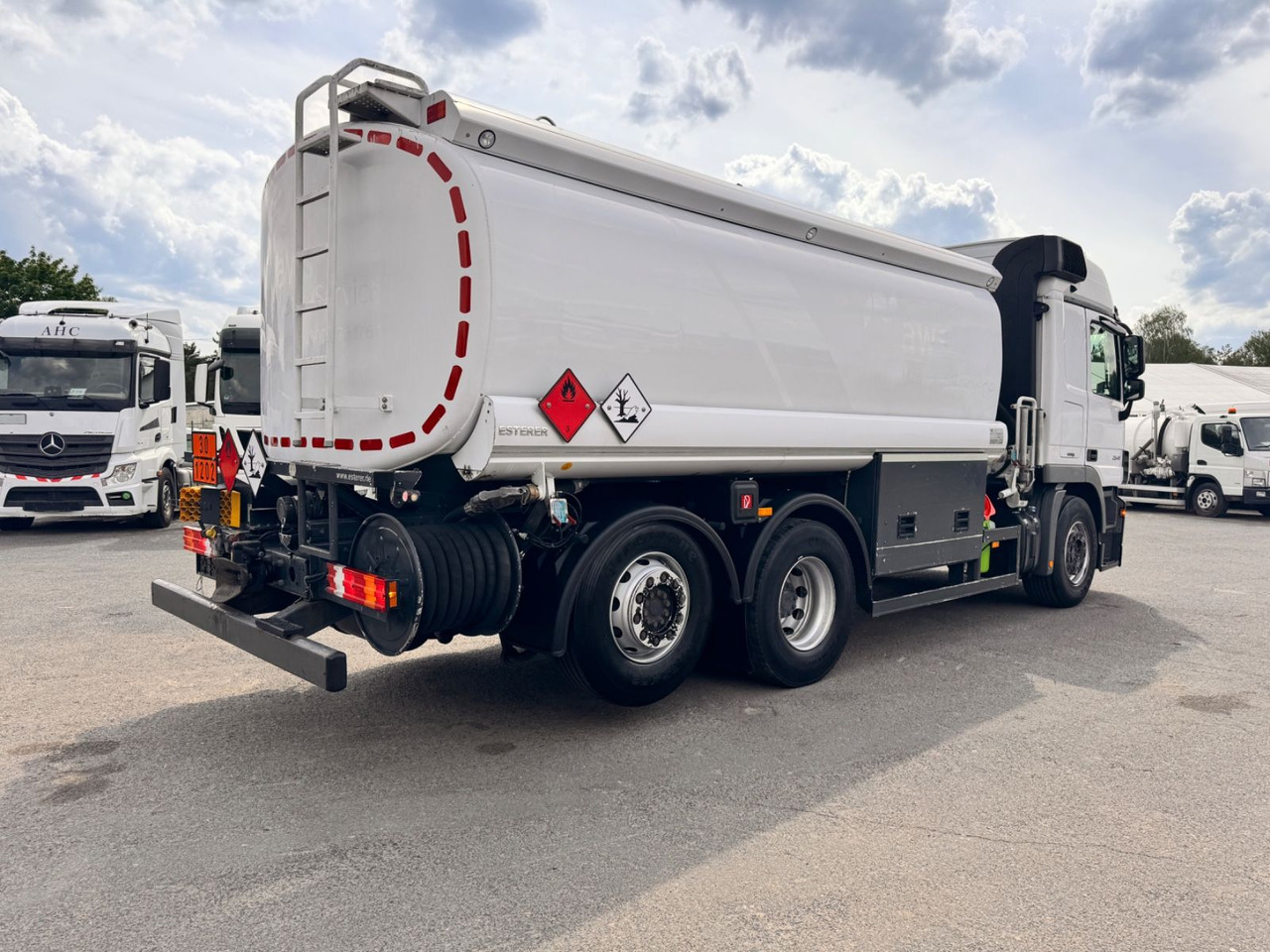Mercedes-Benz Actros 2541 Tankwagen - Kamion cisterna: slika 4 Mercedes-Benz Actros 2541 Tankwagen - Kamion cisterna: slika 4