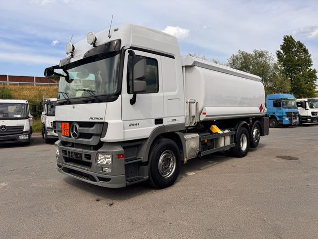 Mercedes-Benz Actros 2541 Tankwagen - Kamion cisterna: slika 3 Mercedes-Benz Actros 2541 Tankwagen - Kamion cisterna: slika 3