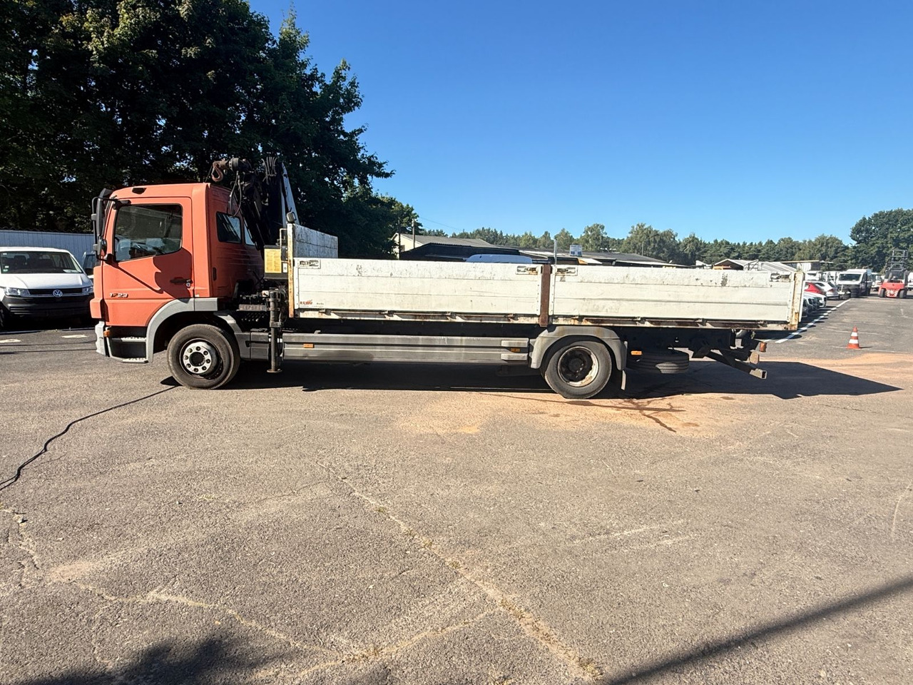 Kamion sa tovarnim sandukom, Kamion sa dizalicom Mercedes-Benz Atego 1223 mit Kran MKG HLK 76: slika 6