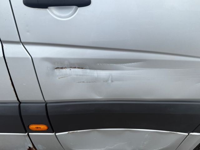 Mercedes-Benz Sprinter II Kasten 219 CDI Automatik - Mali kombi: slika 3 Mercedes-Benz Sprinter II Kasten 219 CDI Automatik - Mali kombi: slika 3