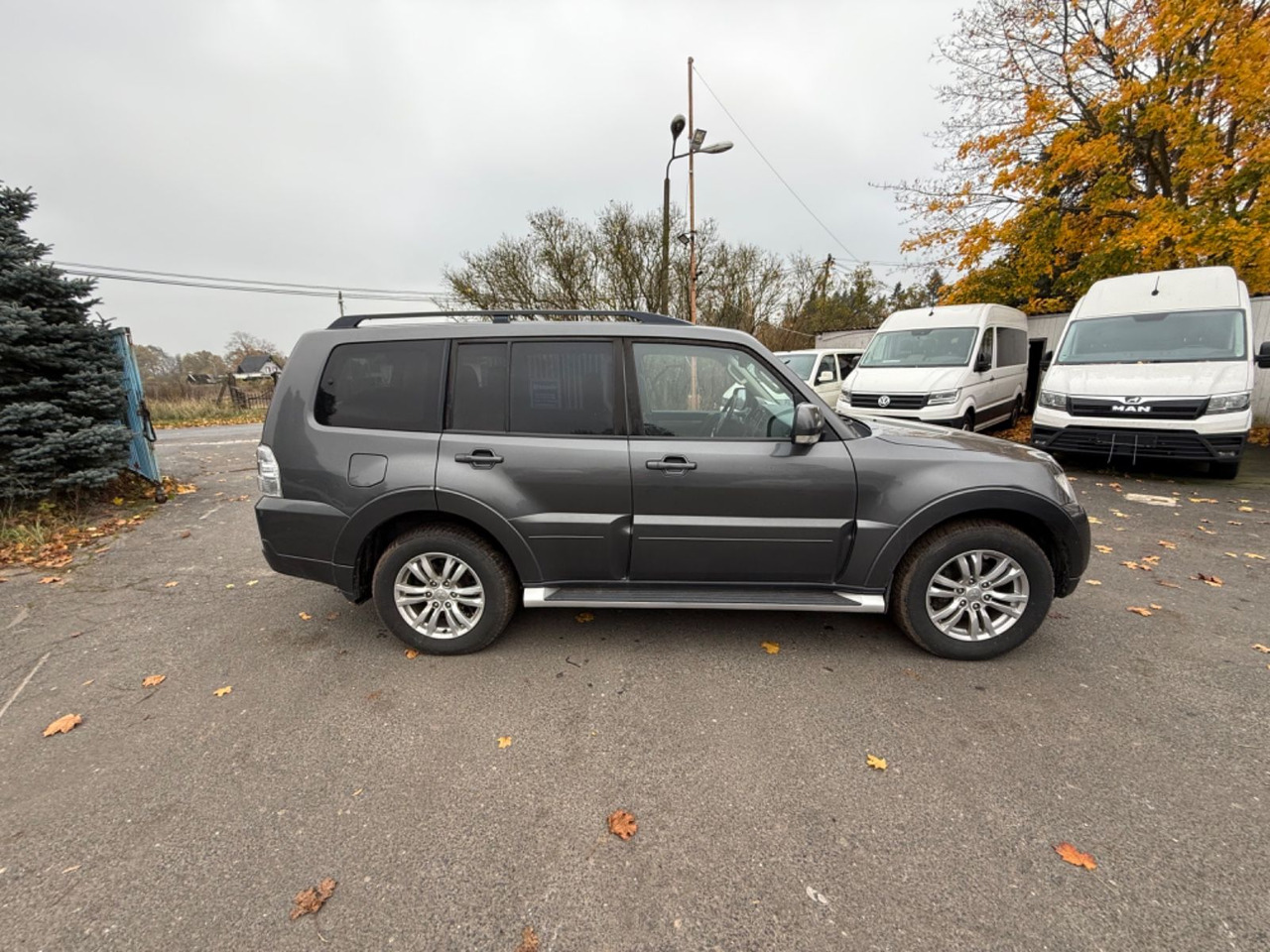 Mitsubishi Pajero 3,2 DI-D Edition 100 - SUVSUV: slika 3 Mitsubishi Pajero 3,2 DI-D Edition 100 - SUVSUV: slika 3