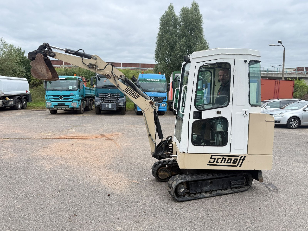 Schaeff HR 12 - Mini bager: slika 2 Schaeff HR 12 - Mini bager: slika 2