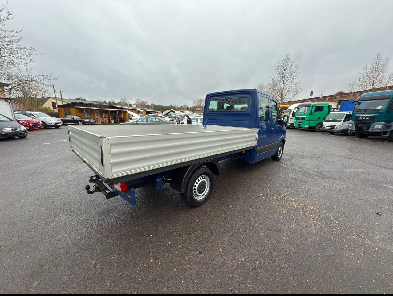 Volkswagen Crafter Pritsche 35 lang L3 Doppelkabine - Dostavno vozilo sa otvorenom sandukom: slika 4 Volkswagen Crafter Pritsche 35 lang L3 Doppelkabine - Dostavno vozilo sa otvorenom sandukom: slika 4