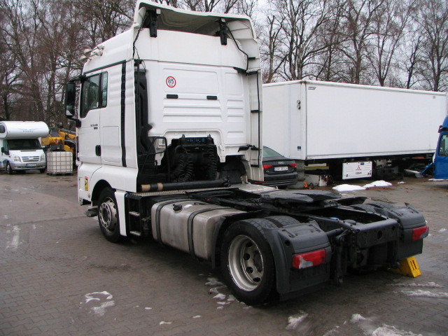 MAN TGX 18.480 / LOW DECK / ENGINE DAMAGE. - Tegljač: slika 4 MAN TGX 18.480 / LOW DECK / ENGINE DAMAGE. - Tegljač: slika 4