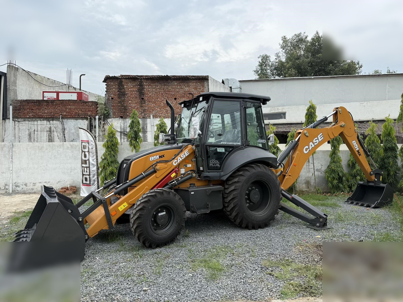 CASE 851NX CP - Bager utovarivač: slika 2 CASE 851NX CP - Bager utovarivač: slika 2
