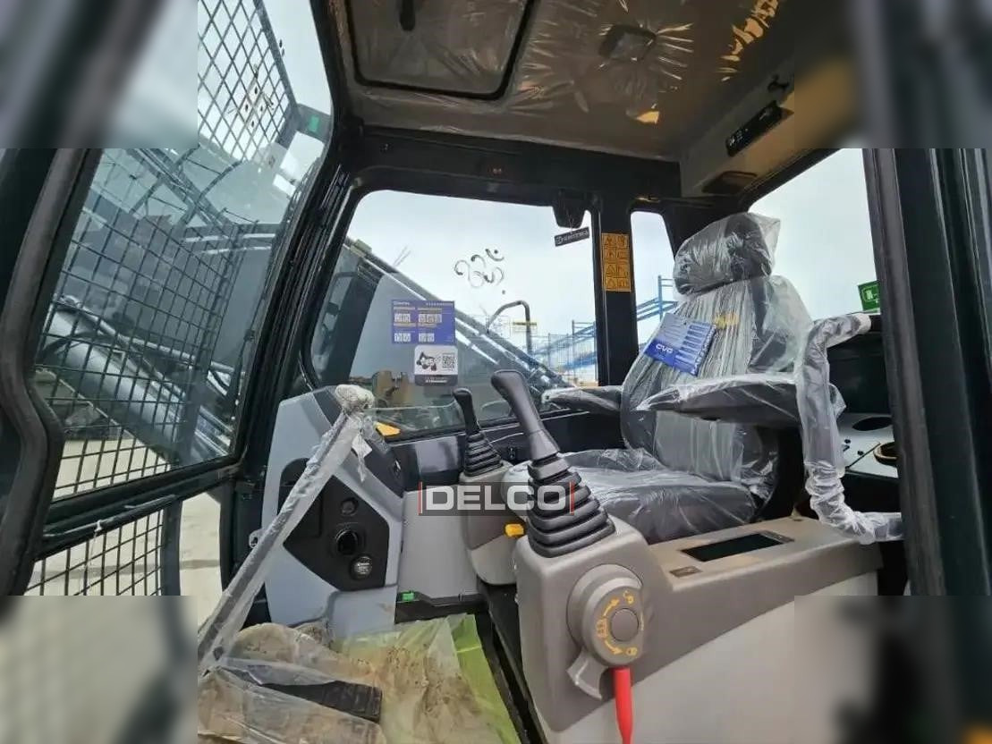 Bager guseničar novi HYUNDAI ROBEX 215L SMART: slika 16
