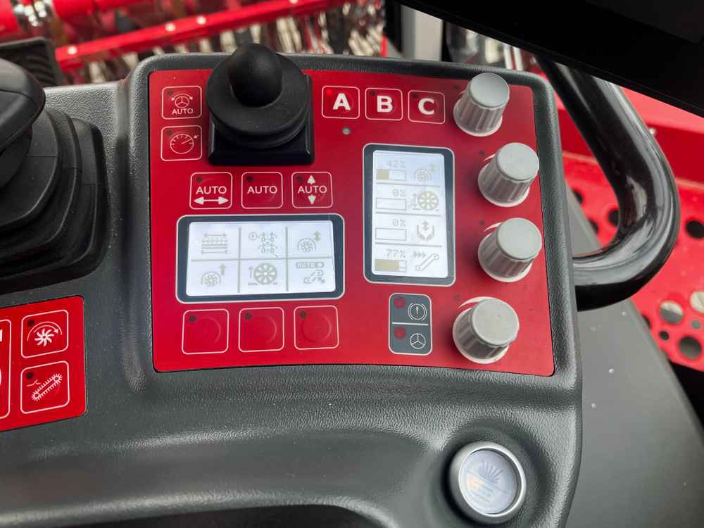 Grimme REXOR 6300 Platinum - Kombajn za repu: slika 3 Grimme REXOR 6300 Platinum - Kombajn za repu: slika 3