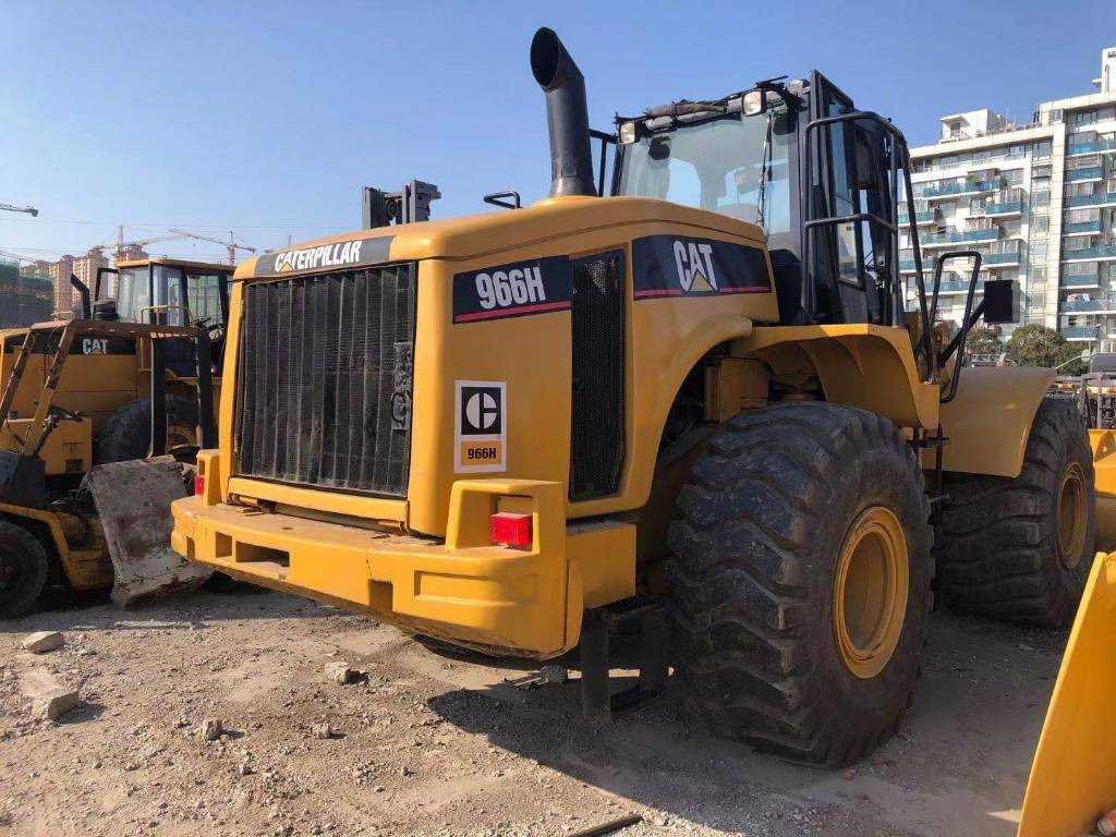 Utovarivač točkaš CAT 966 H: slika 1