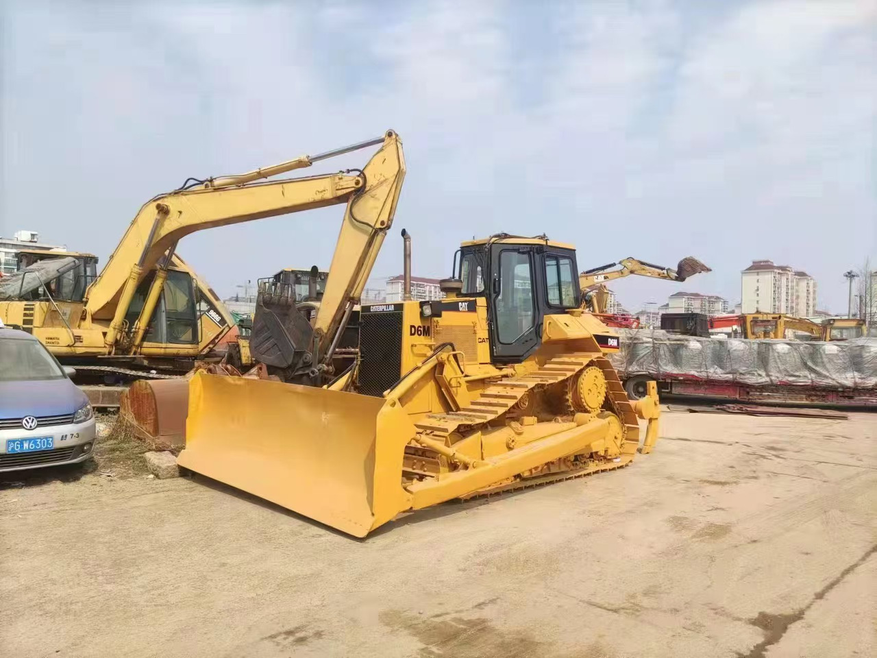 CAT D6M - Buldožer: slika 2 CAT D6M - Buldožer: slika 2