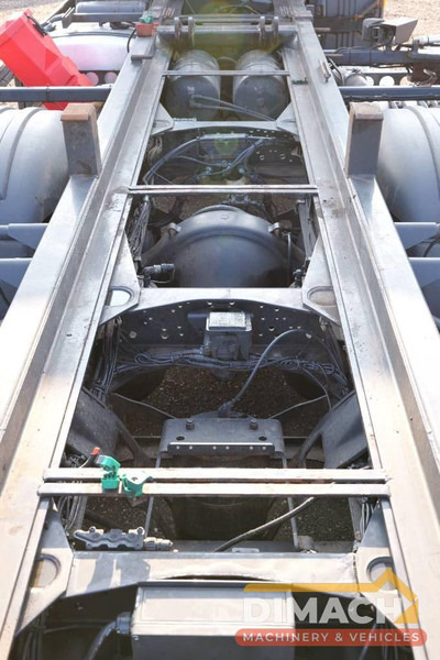 Kamion sa golom šasijom i zatvorenom kabinom Scania P230 P 230 Euro 5 6x2*4 TOP!! Retarder right hand steer: slika 7