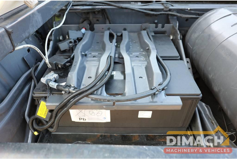 Kamion sa golom šasijom i zatvorenom kabinom Scania P230 P 230 Euro 5 6x2*4 TOP!! Retarder right hand steer: slika 20